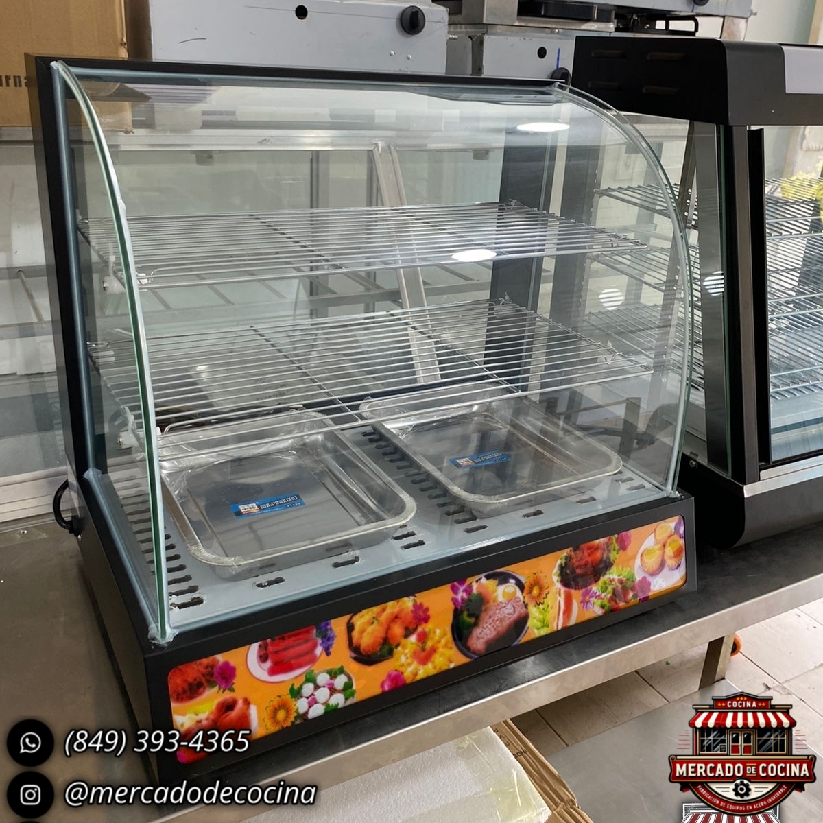 Vitrina caliente con cristal curvado de 26"