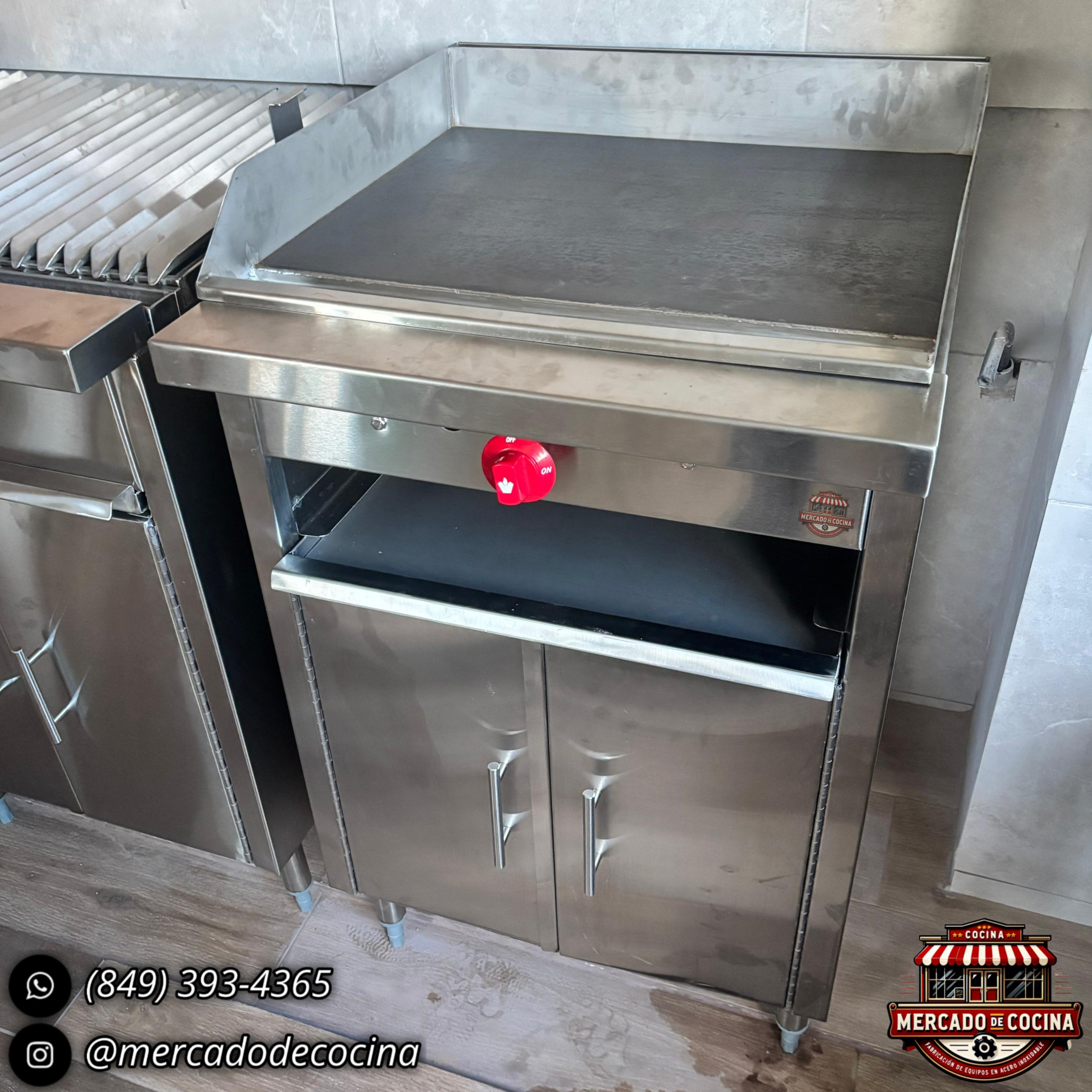 Plancha carnica mod-PRO 24" con gabinete cerrado.